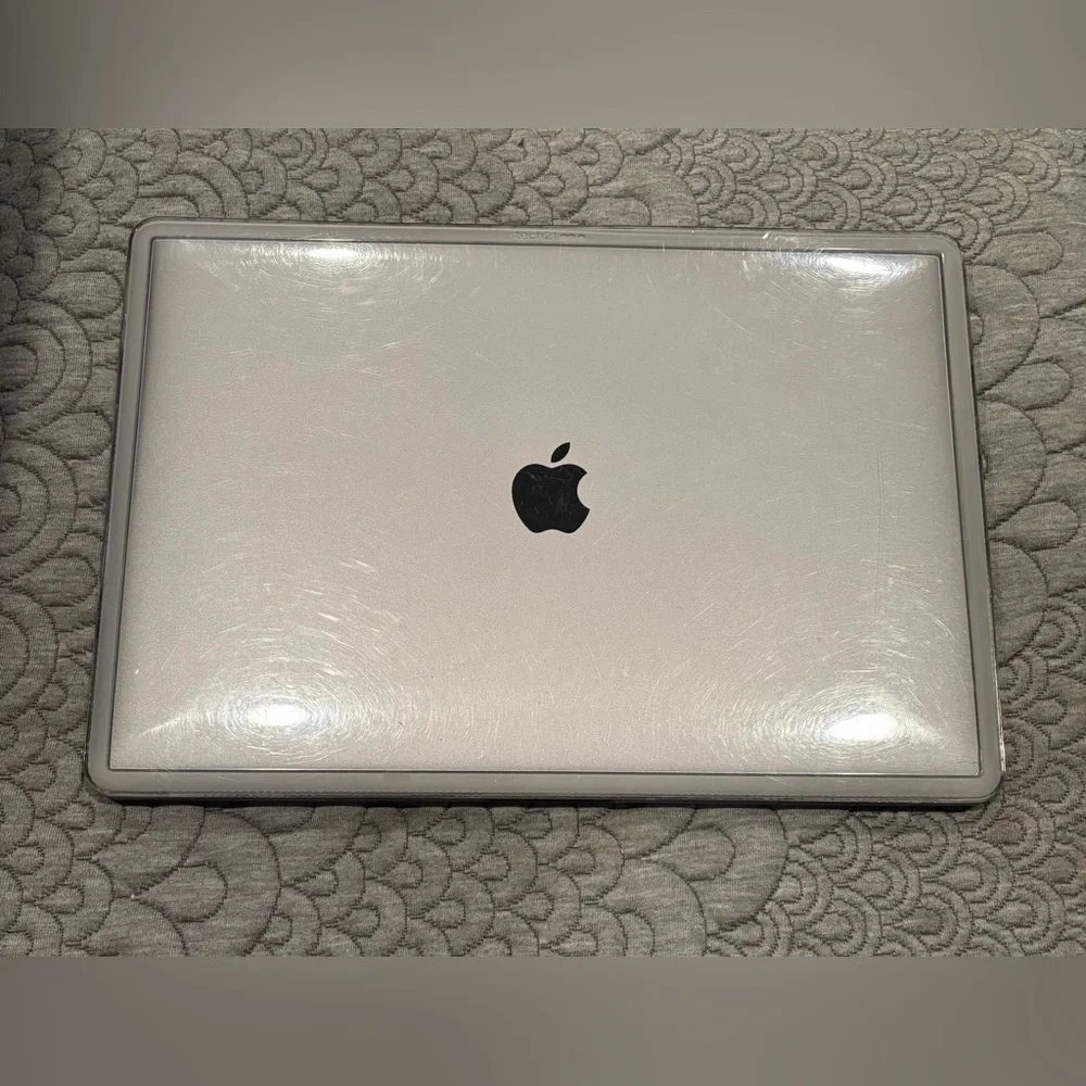 Apple MacBook Pro - Silver - Picture 8 of 9